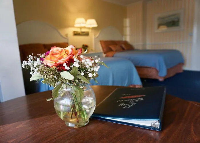 Bay Shores Peninsula Hotel