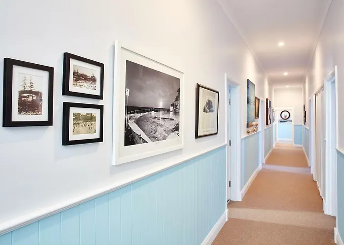 The Clovelly Hotel
