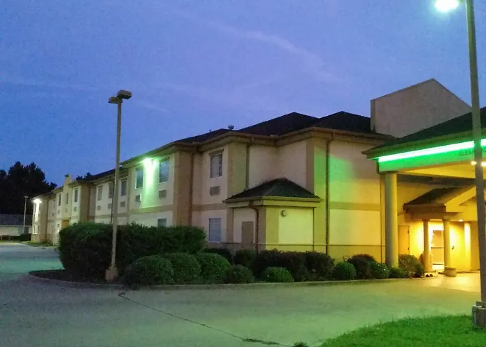 Baymont Inn & Suites Carthage