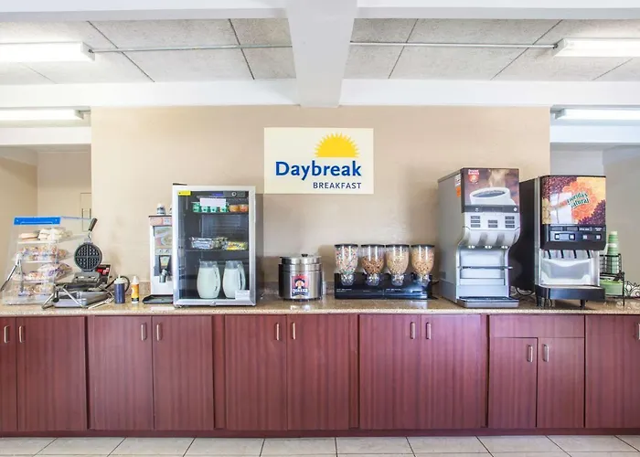Days Inn By Wyndham Columbia I-70