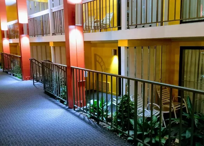 Bel-Aire Hotel Lake Erie