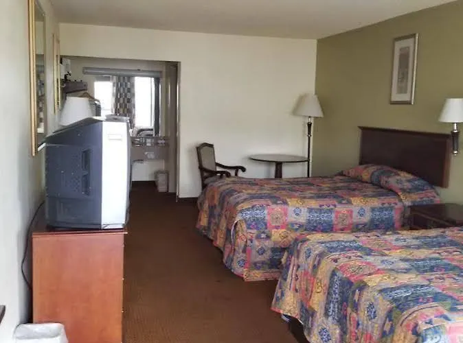 Howard Johnson Pueblo