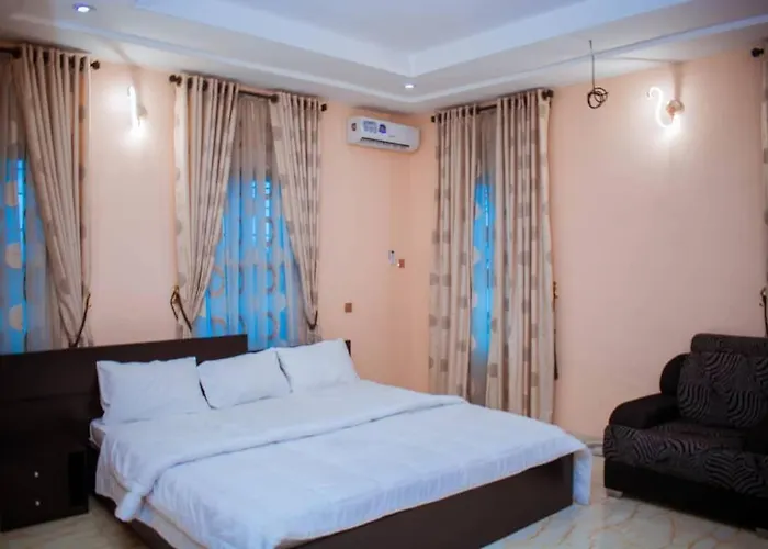 Mexiloyd Luxury Rooms & Suites
